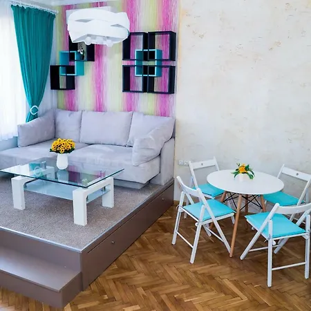 Pretty Apartment *