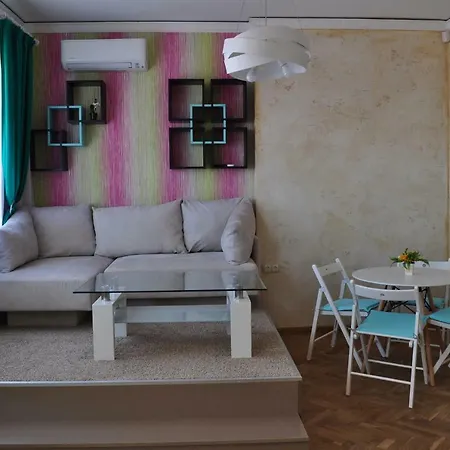 Apartment Pretty *